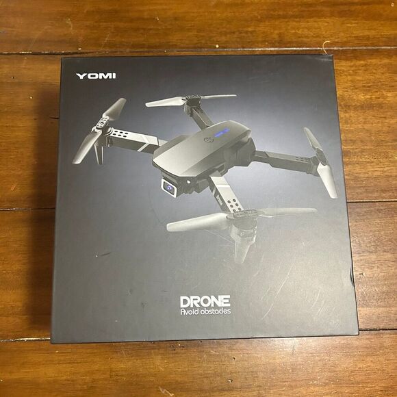 Yomi Foldable Drone with camera - Picture 1 of 5